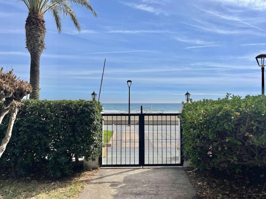 Lc Apartaments Voramar Benicassim Bagian luar foto